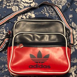Adidas sporty cross body bag